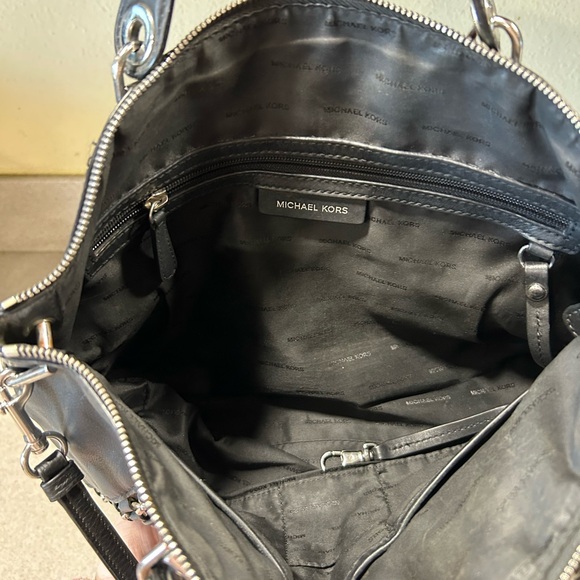 Michael Kors Sadie Satchel Tote Lg Soho Designer Leather Moto Convertible READ - Picture 4 of 10